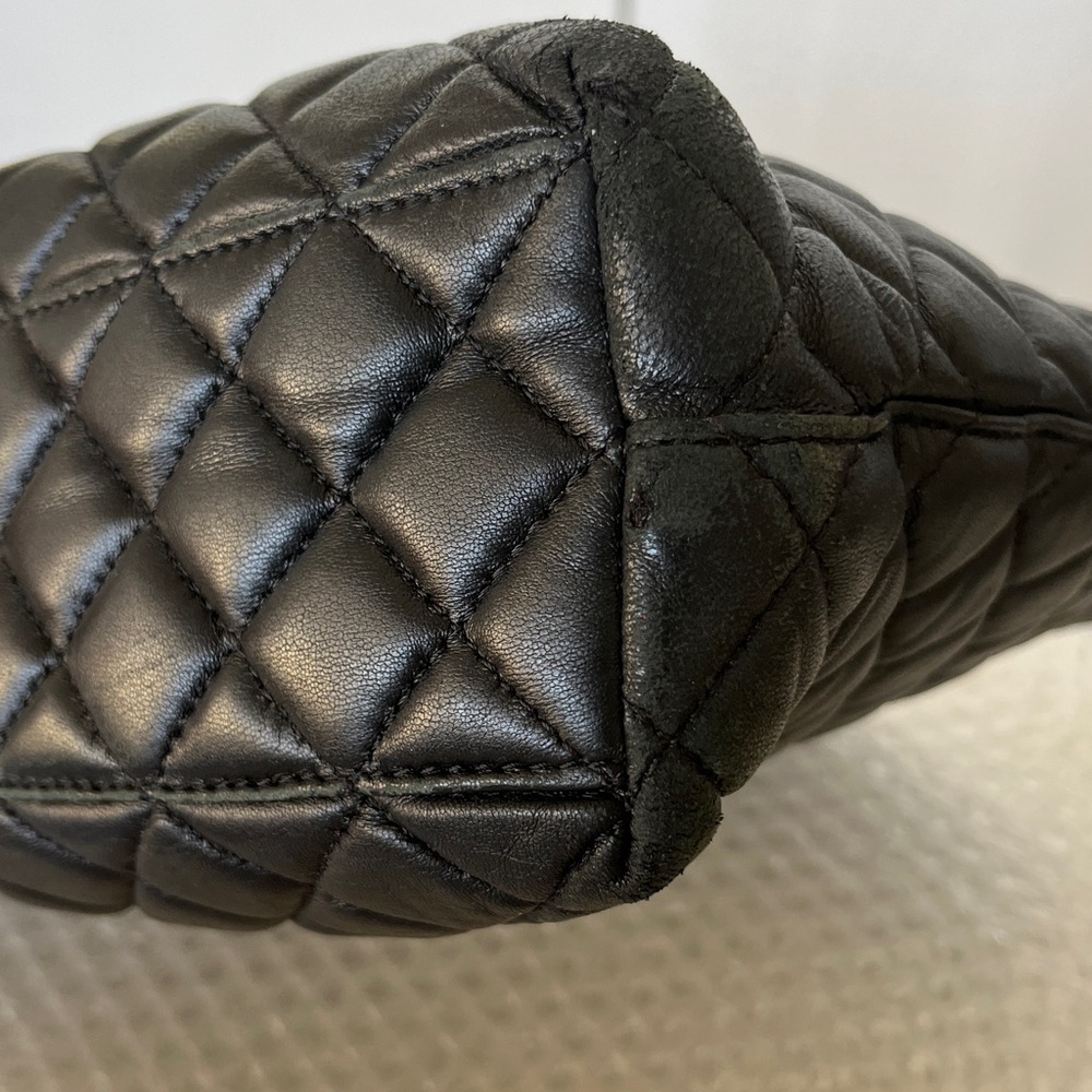 Versace Black Quilted Leather Medusa Shoulder Bag with Gold Chain Straps - Picture 11 of 12